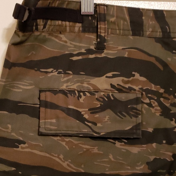 Pants - Picture 3 of 5